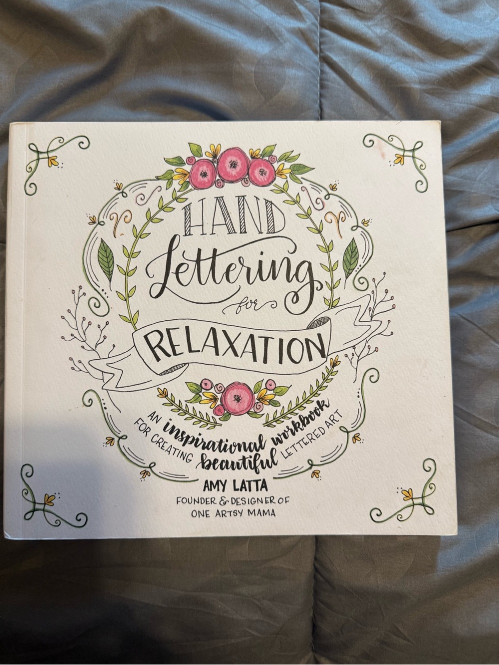 Hand Lettering for Relaxation — Floral White Cover